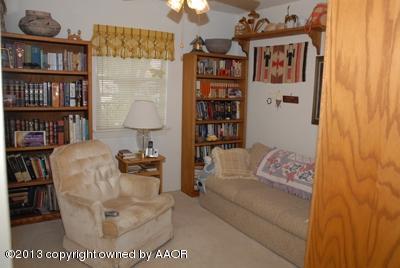 8207 Goodnight Trail Amarillo, TX 79110 - Photo 8 of 16 a living room with furniture