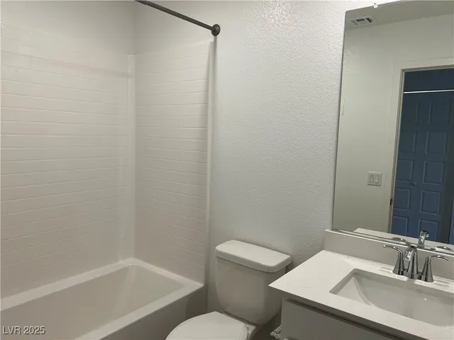 $1,995 | 10772 Benhill Grove, Las Vegas, NV 89166