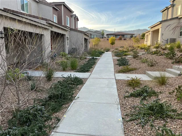 $1,995 | 10772 Benhill Grove, Las Vegas, NV 89166
