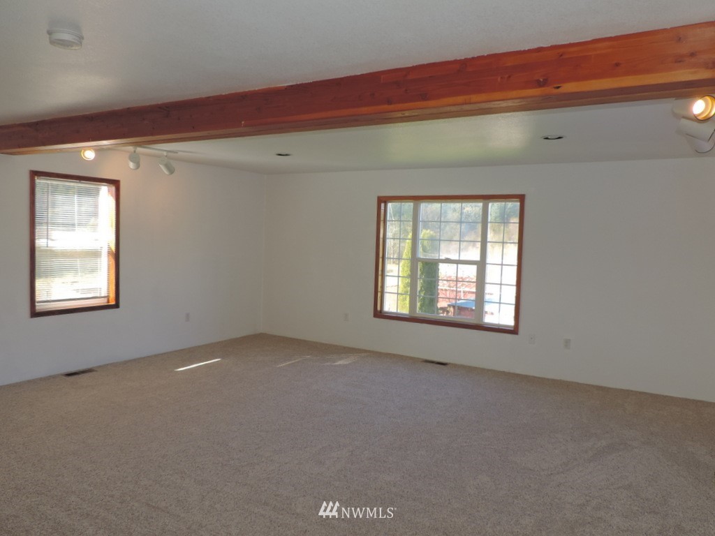 20919 Zenkner Valley Road Centralia, WA 98531 - Photo 10 of 25 Gallery Image 10