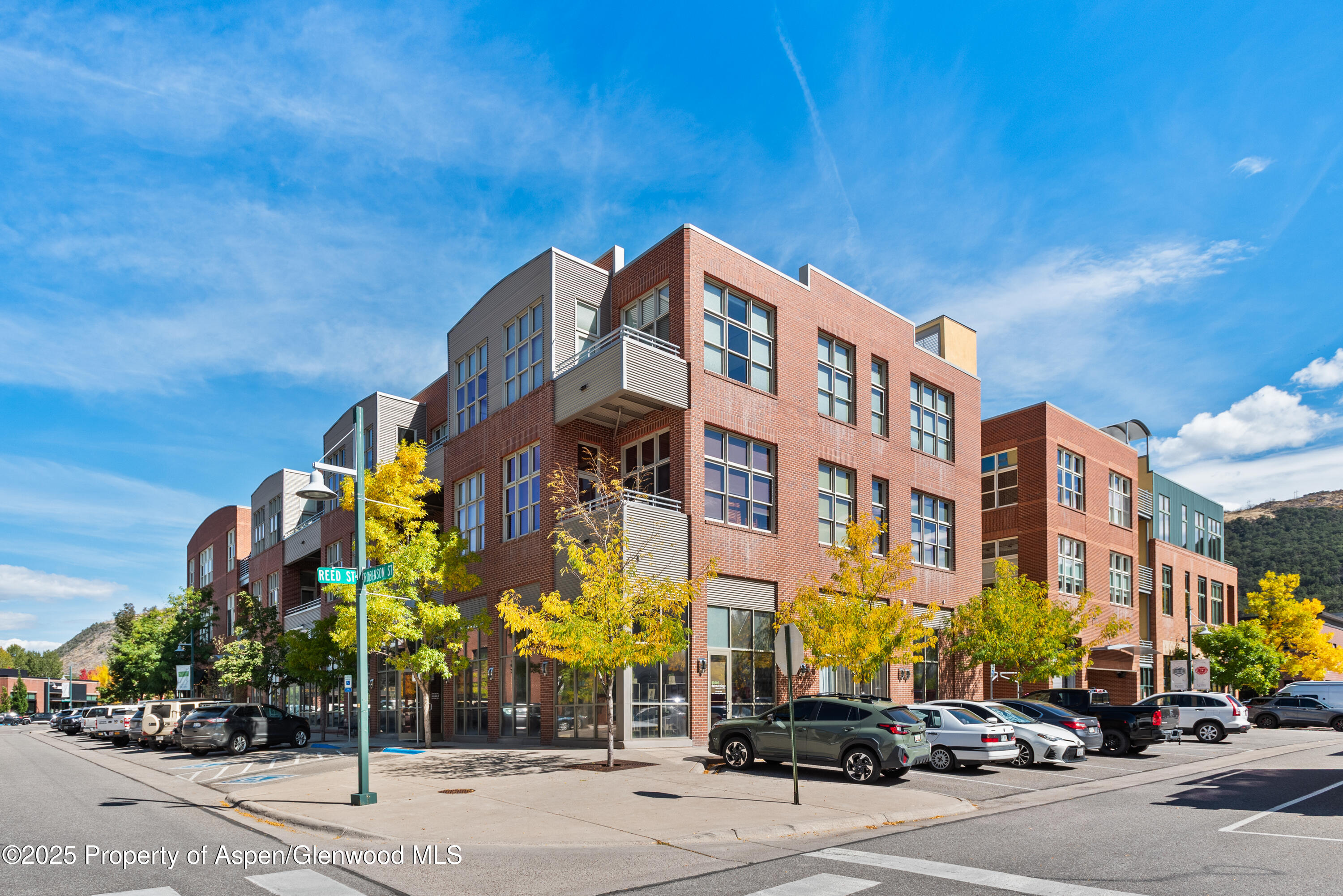 01-231RobinsonSt304_250927001