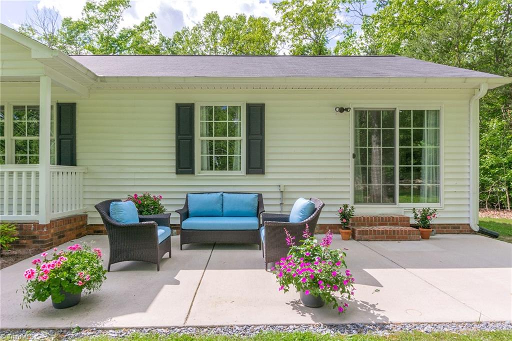 1525 New Salem Road Randleman, NC 27317 - Photo 4 of 40 Gallery Image 4