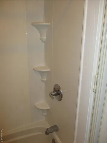 $2,350 | 33 Bayview Terrace, Unit 1, Newburgh, NY 12550