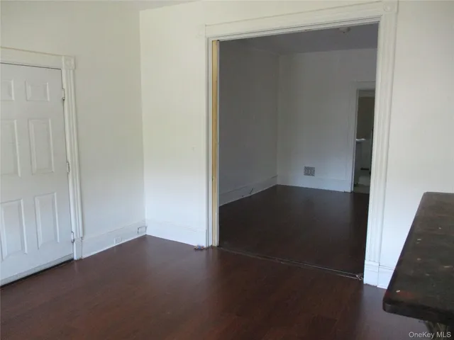 $2,350 | 33 Bayview Terrace, Unit 1, Newburgh, NY 12550