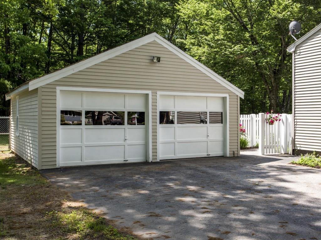 33 Skillin Road Cumberland, ME 04021 - Photo 5 of 32 The 2 car garage