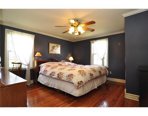 261 Pine Road Pittsburgh, PA 15237 - Photo 10 of 18 Master Bedroom.