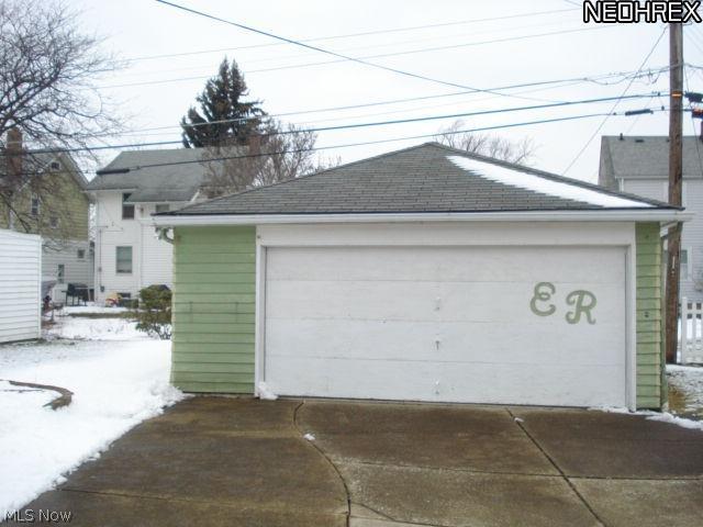 6126 Kelsey Road Parma, OH 44129 - Photo 2 of 18 2-Car Garage