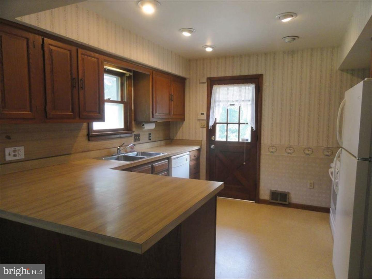 595 South Mill Road Vineland, NJ 08360 - Photo 5 of 14 Gallery Image 5