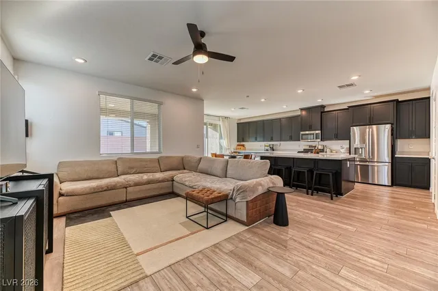 $819,900 | 10069 Desert Azure Street, Las Vegas, NV 89178