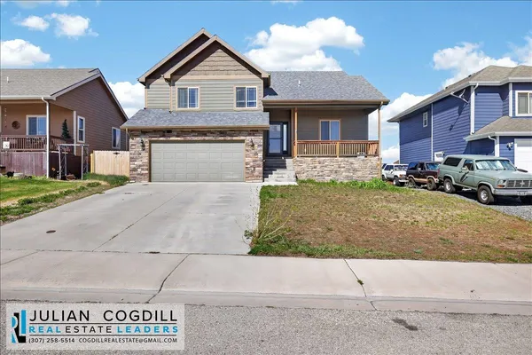 $375,000 | 894 South 4th Avenue, Mills, WY 82644