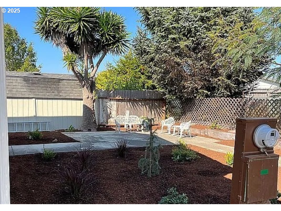 15889 Sunset Strip, Unit 7 Brookings, OR 97415 - Photo 3 of 10