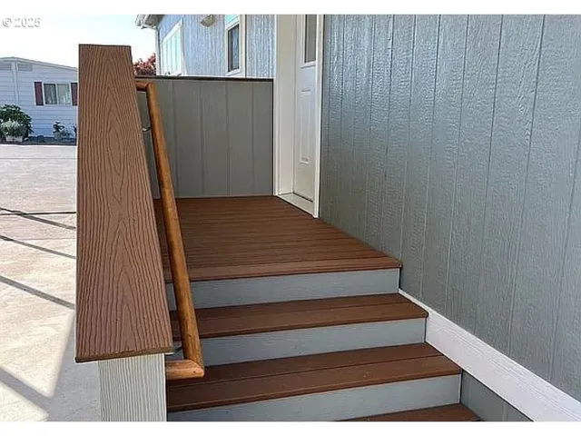 $259,900 | 15889 Sunset Strip, Unit 7, Brookings, OR 97415