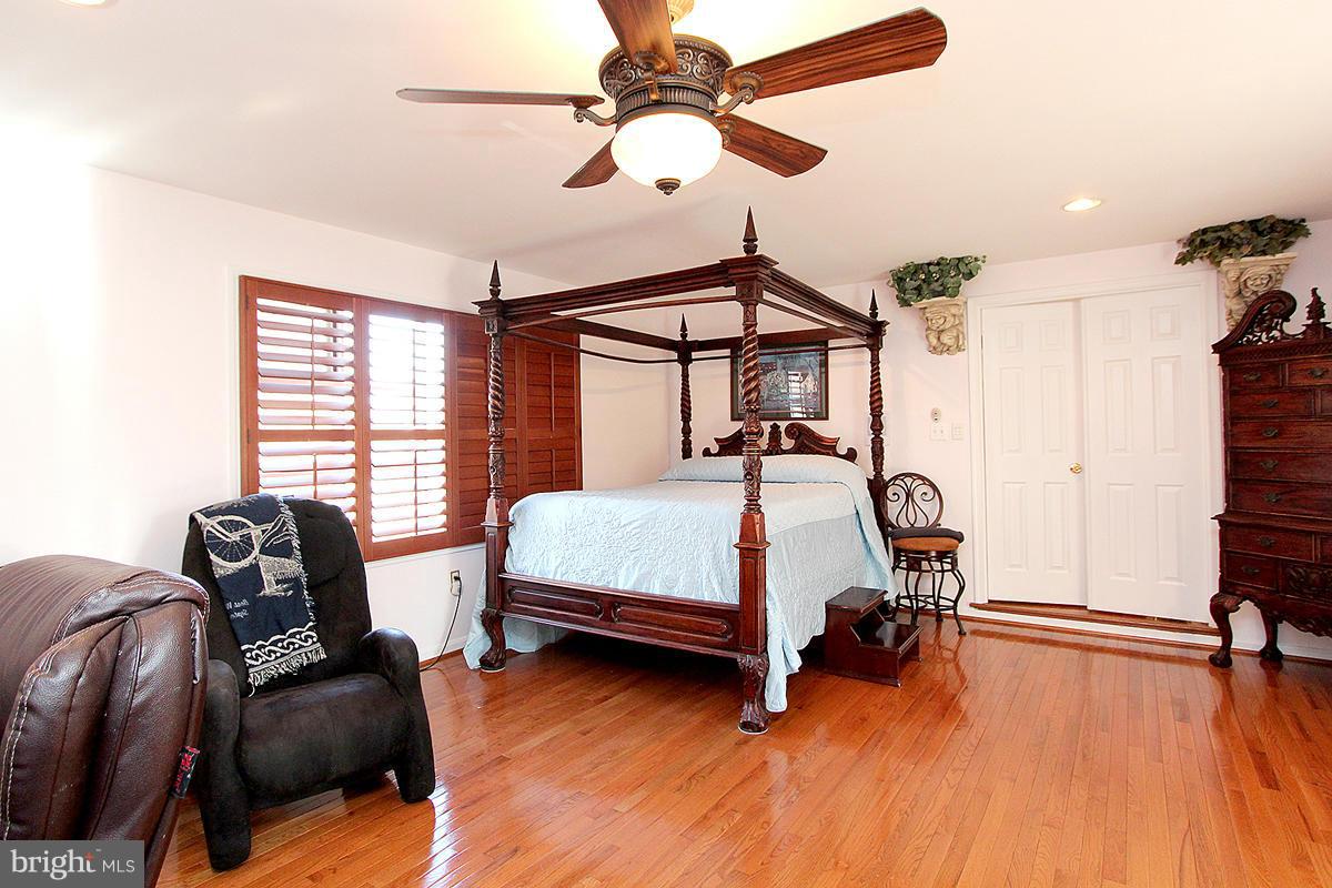8705 Edison Lane Clinton, MD 20735 - Photo 11 of 28 Bedroom (Master)