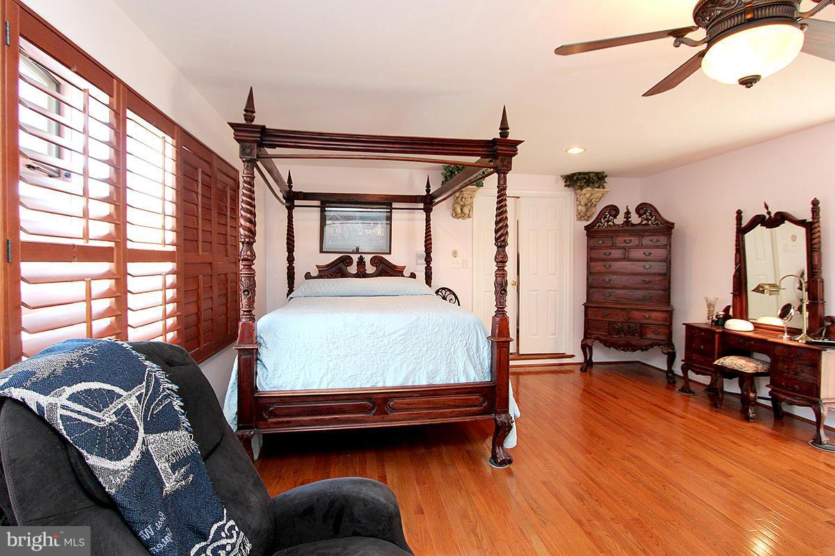 8705 Edison Lane Clinton, MD 20735 - Photo 13 of 28 Bedroom (Master)