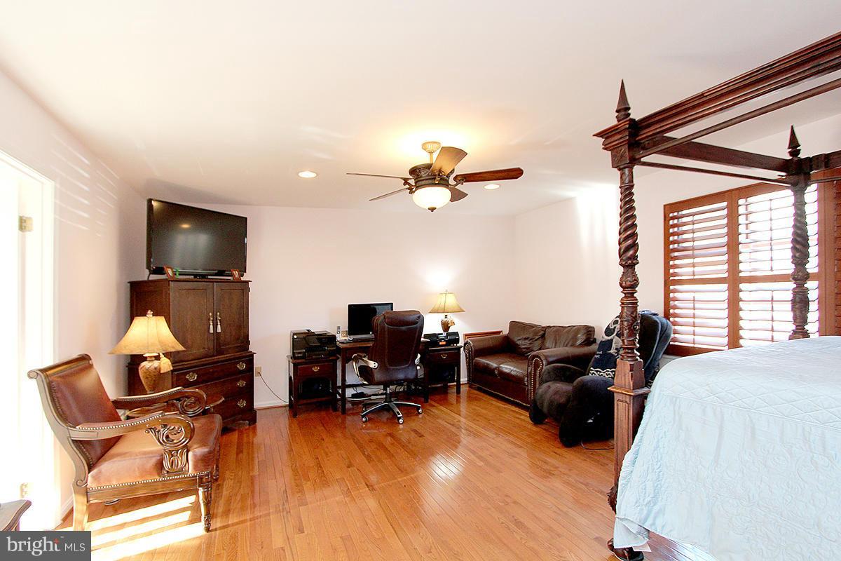 8705 Edison Lane Clinton, MD 20735 - Photo 14 of 28 Bedroom (Master)