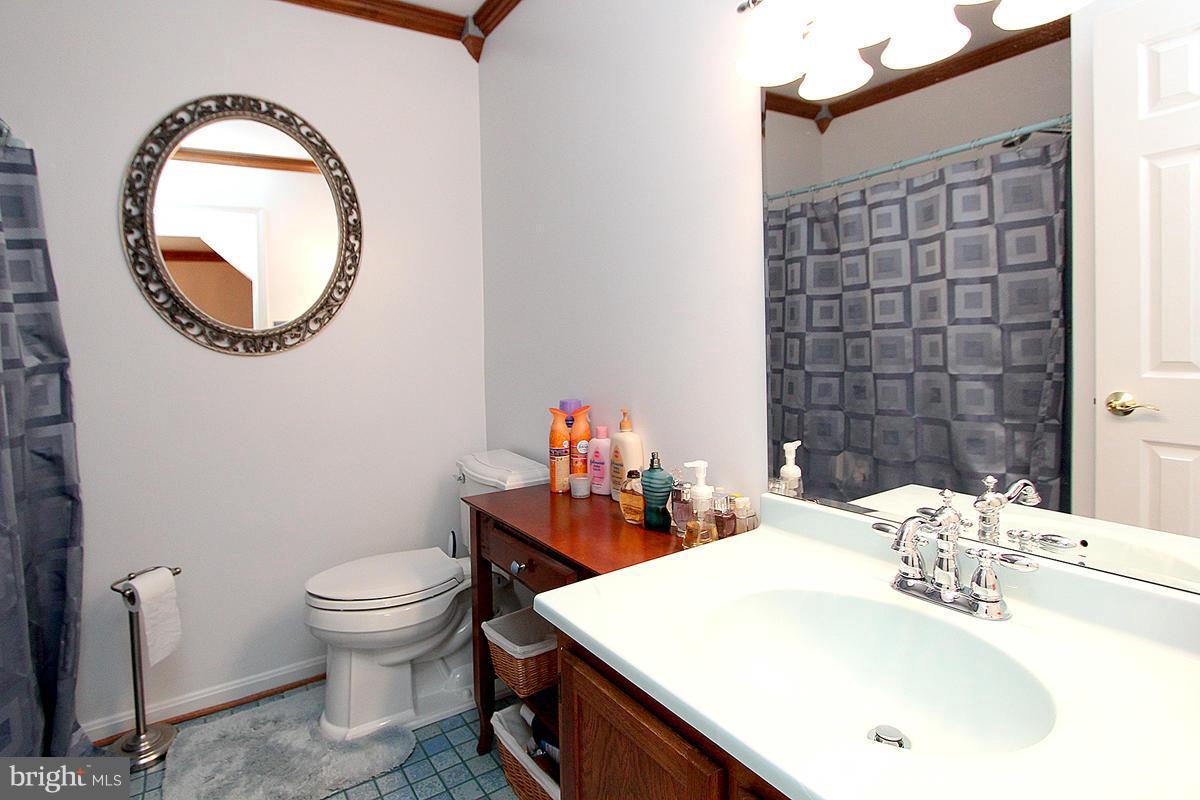 8705 Edison Lane Clinton, MD 20735 - Photo 17 of 28 Bath