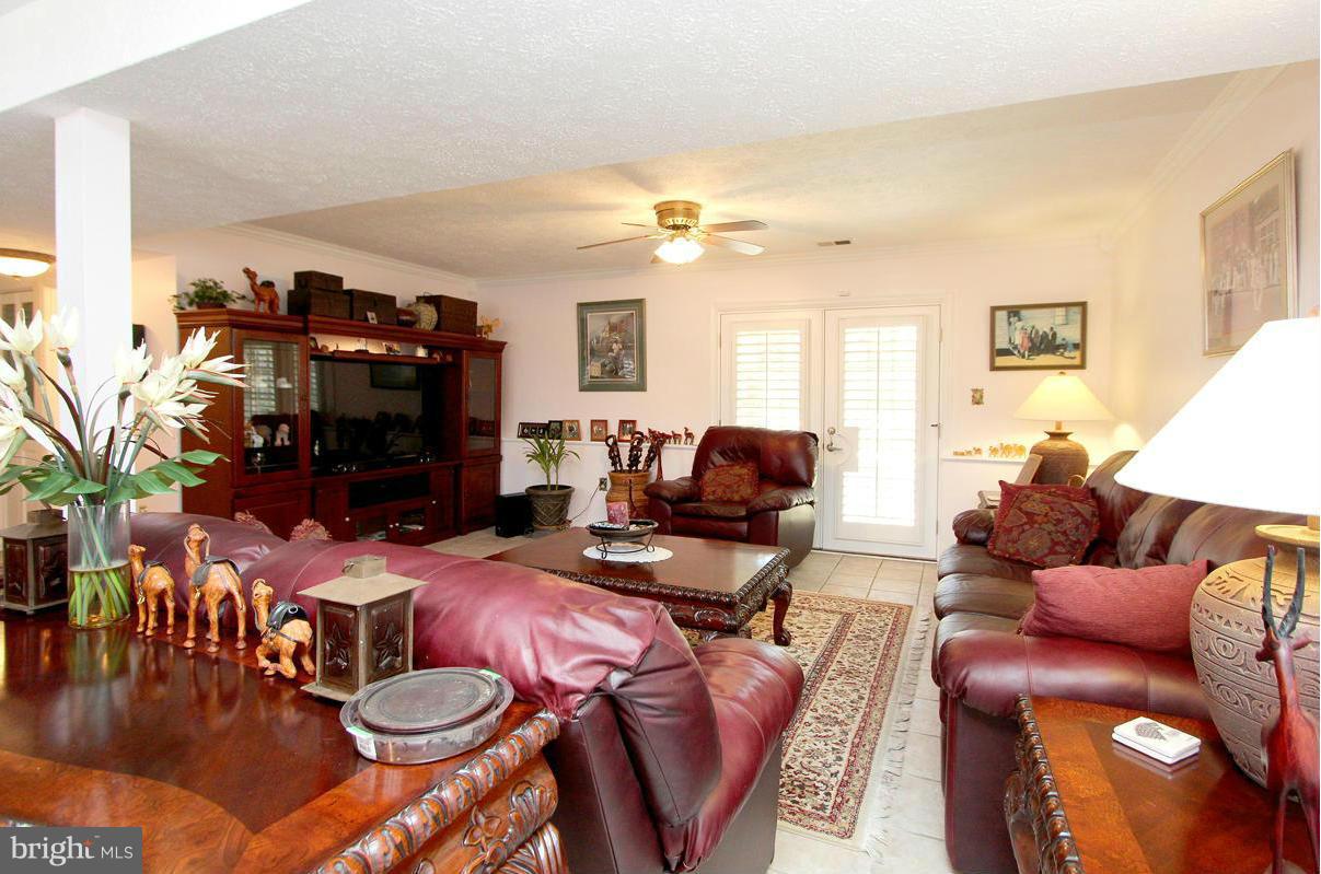 8705 Edison Lane Clinton, MD 20735 - Photo 18 of 28 Family Room