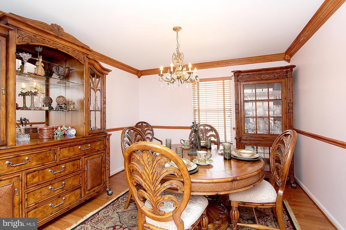8705 Edison Lane Clinton, MD 20735 - Photo 10 of 28 Dining Room