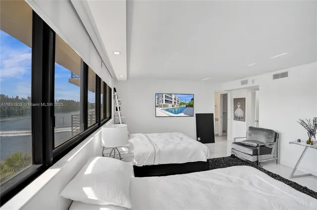 $10,000 | 900 Northeast Spanish River Boulevard, Unit 5C & 5E, Boca Raton, FL 33431