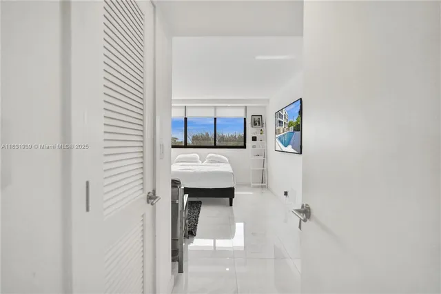 $10,000 | 900 Northeast Spanish River Boulevard, Unit 5C & 5E, Boca Raton, FL 33431