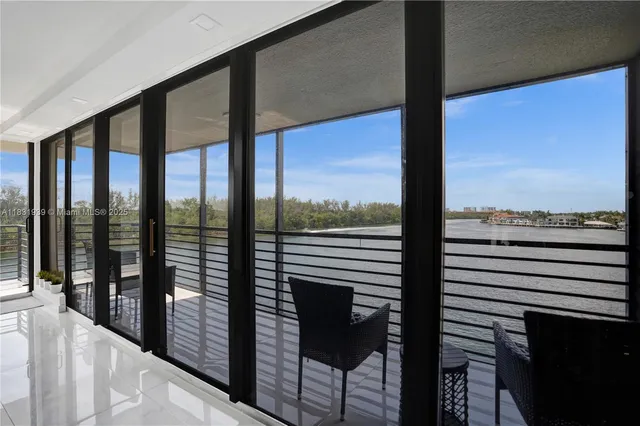 $10,000 | 900 Northeast Spanish River Boulevard, Unit 5C & 5E, Boca Raton, FL 33431