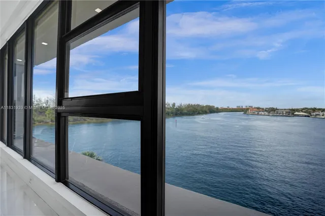 $10,000 | 900 Northeast Spanish River Boulevard, Unit 5C & 5E, Boca Raton, FL 33431