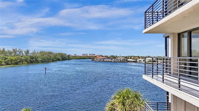 $10,000 | 900 Northeast Spanish River Boulevard, Unit 5C & 5E, Boca Raton, FL 33431