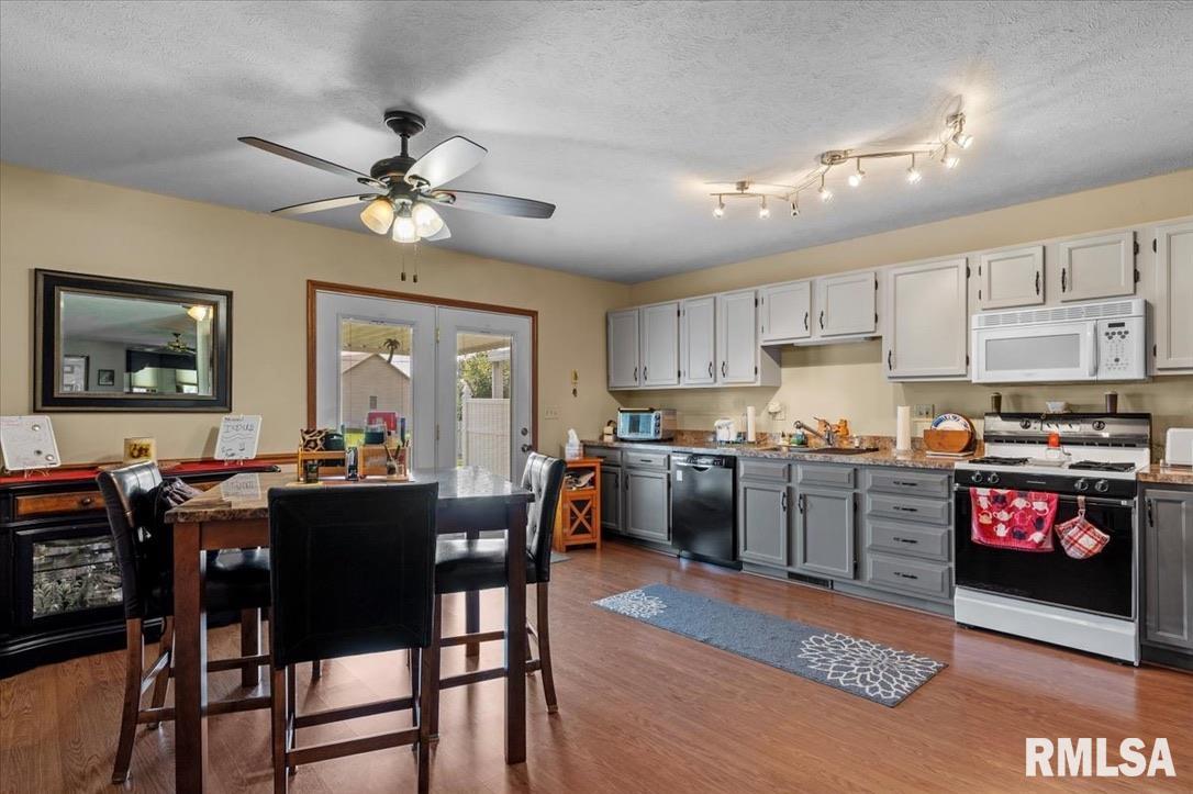 6416 Hayley Court Springfield, IL 62712 - Photo 6 of 24