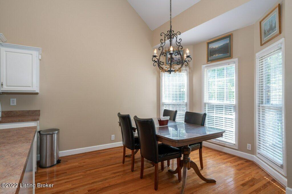 10426 Edgewater Road Louisville, KY 40223 - Photo 32 of 35 kitchen