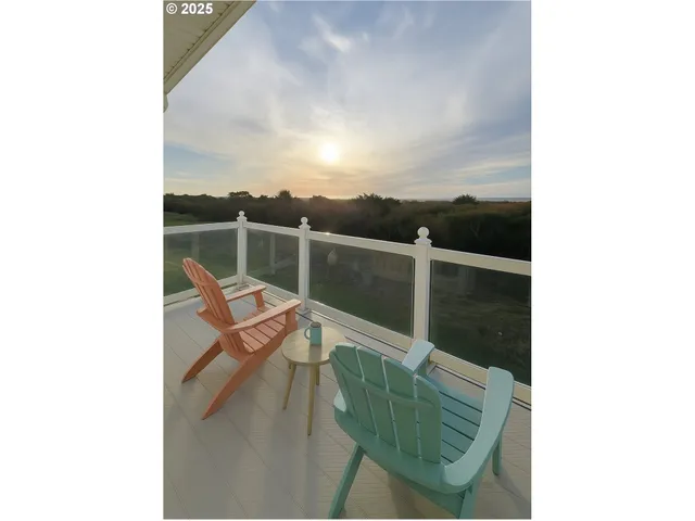 $189,500 | 855 Ocean Shores Boulevard Northwest, Unit 201, Ocean Shores, WA 98569