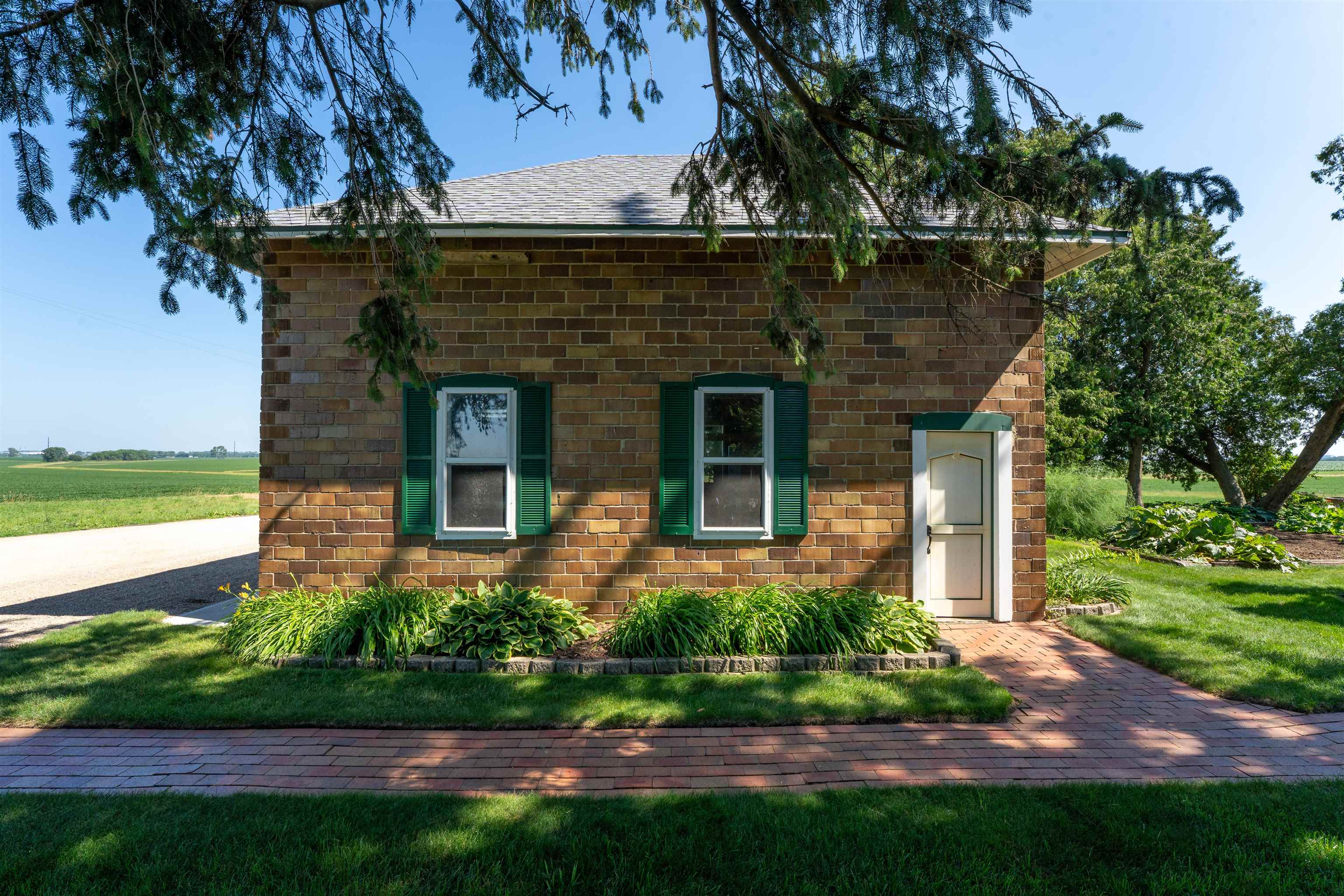 1392 Red Brick Road Dixon, IL 61021 - Photo 13 of 99