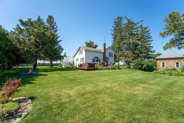 $585,000 | 1392 Red Brick Road, Dixon, IL 61021