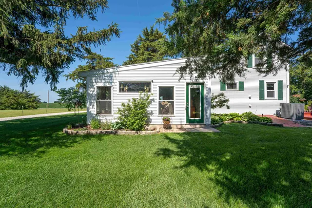 $585,000 | 1392 Red Brick Road, Dixon, IL 61021