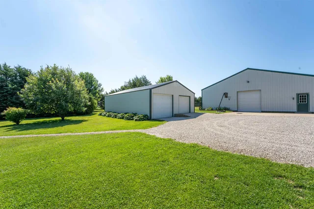 $585,000 | 1392 Red Brick Road, Dixon, IL 61021