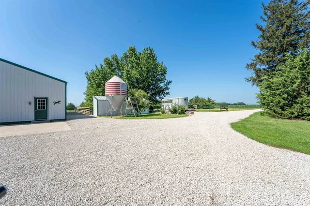 $585,000 | 1392 Red Brick Road, Dixon, IL 61021