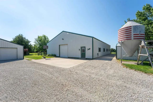 $585,000 | 1392 Red Brick Road, Dixon, IL 61021