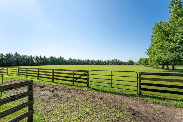 $585,000 | 1392 Red Brick Road, Dixon, IL 61021