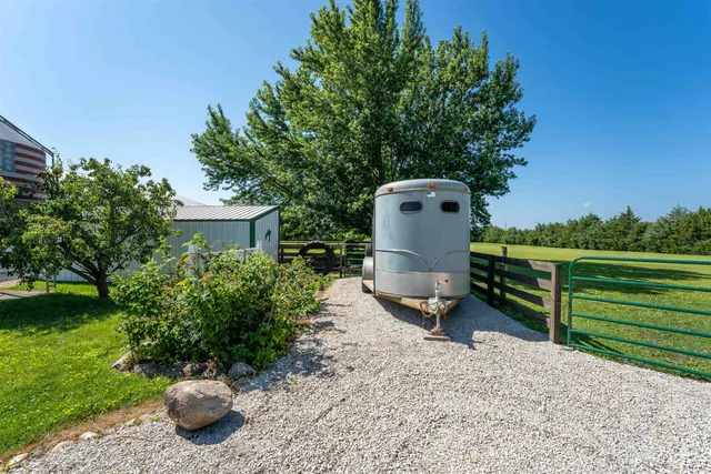 $585,000 | 1392 Red Brick Road, Dixon, IL 61021