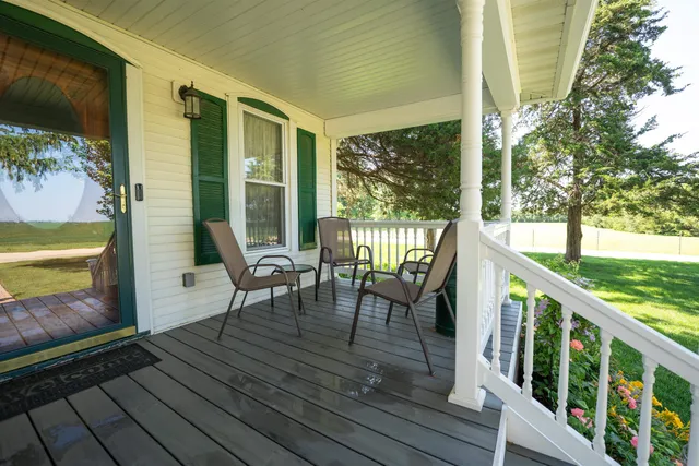 $585,000 | 1392 Red Brick Road, Dixon, IL 61021