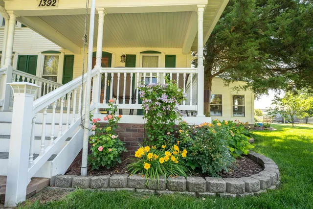 $585,000 | 1392 Red Brick Road, Dixon, IL 61021