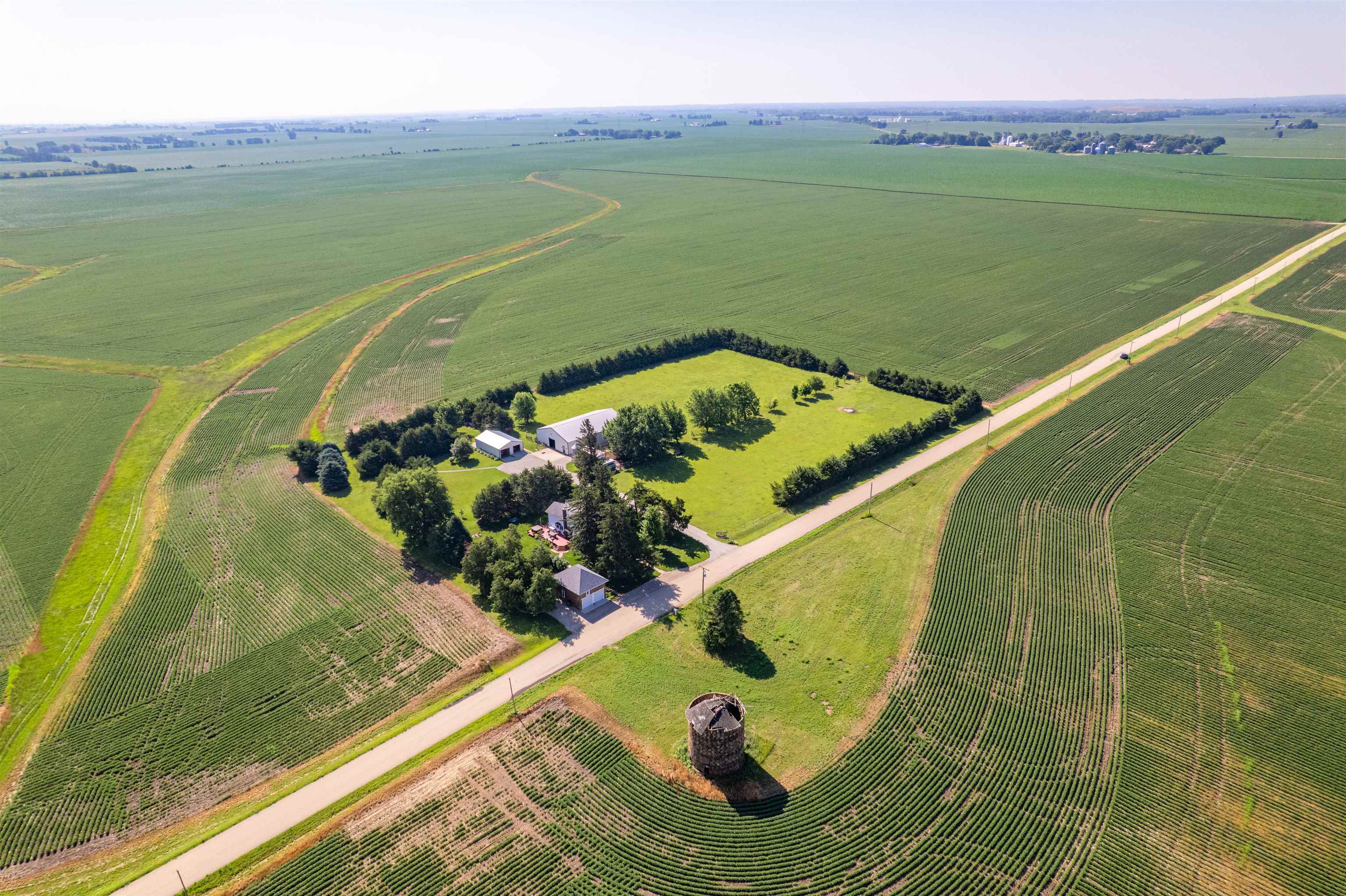 1392 Red Brick Road Dixon, IL 61021 - Photo 4 of 99