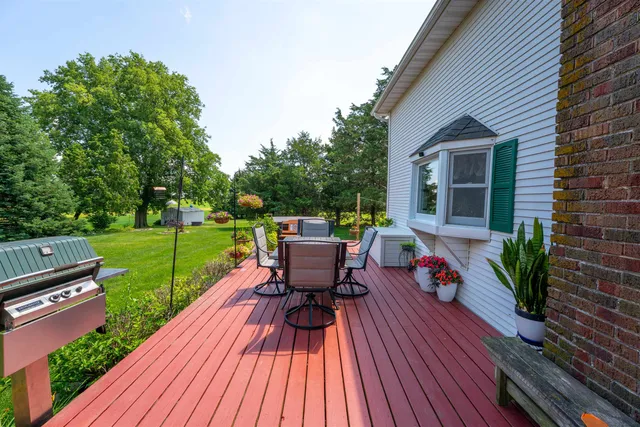 $585,000 | 1392 Red Brick Road, Dixon, IL 61021