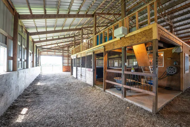 $585,000 | 1392 Red Brick Road, Dixon, IL 61021