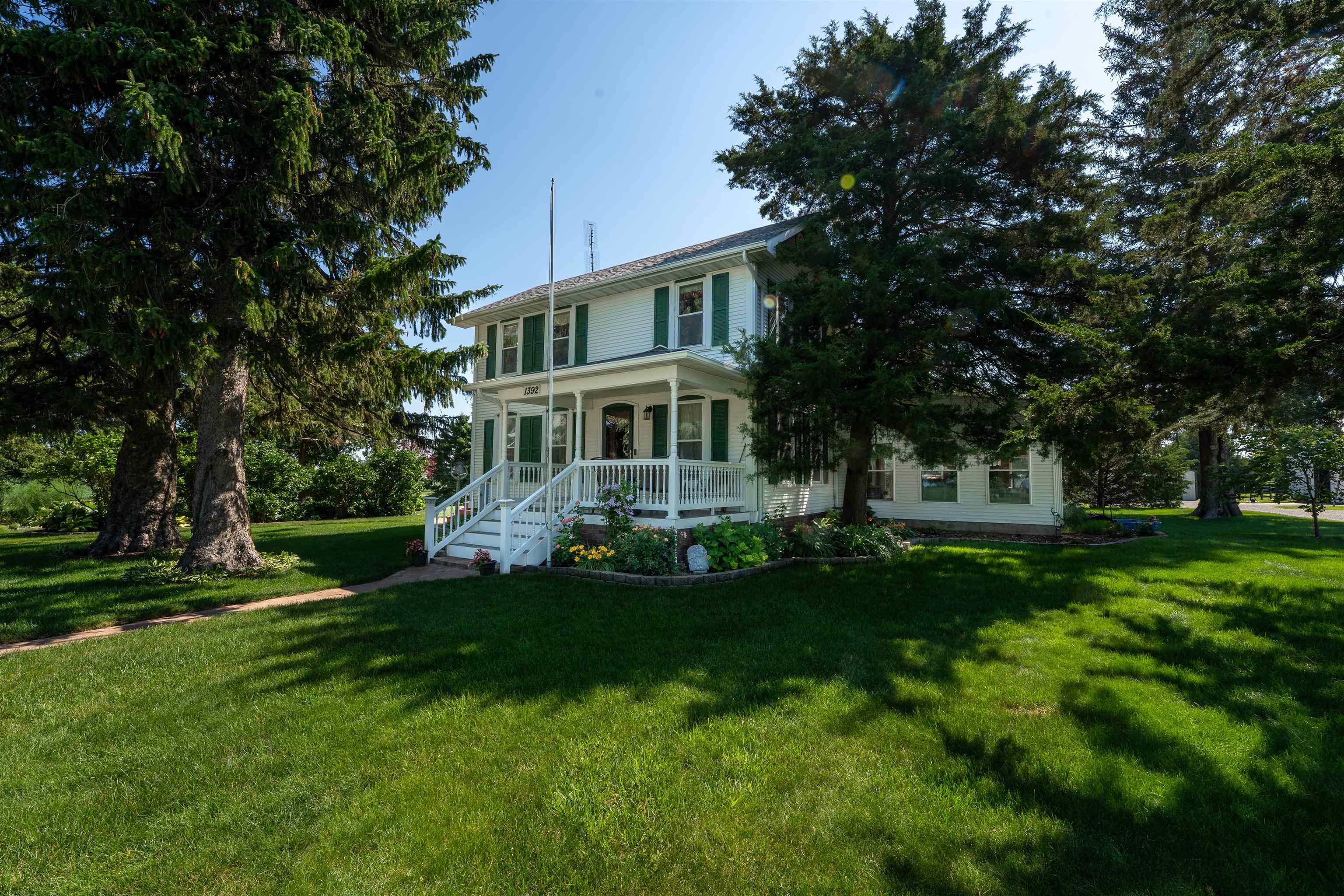 1392 Red Brick Road Dixon, IL 61021 - Photo 9 of 99