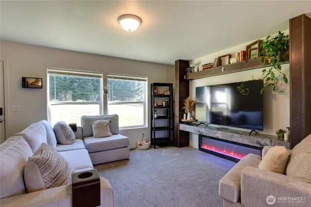 $420,000 | 371 East Mayer Street, Coupeville, WA 98239