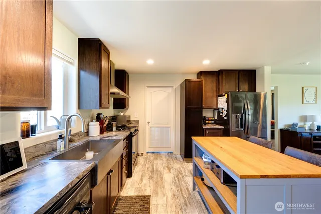 $420,000 | 371 East Mayer Street, Coupeville, WA 98239