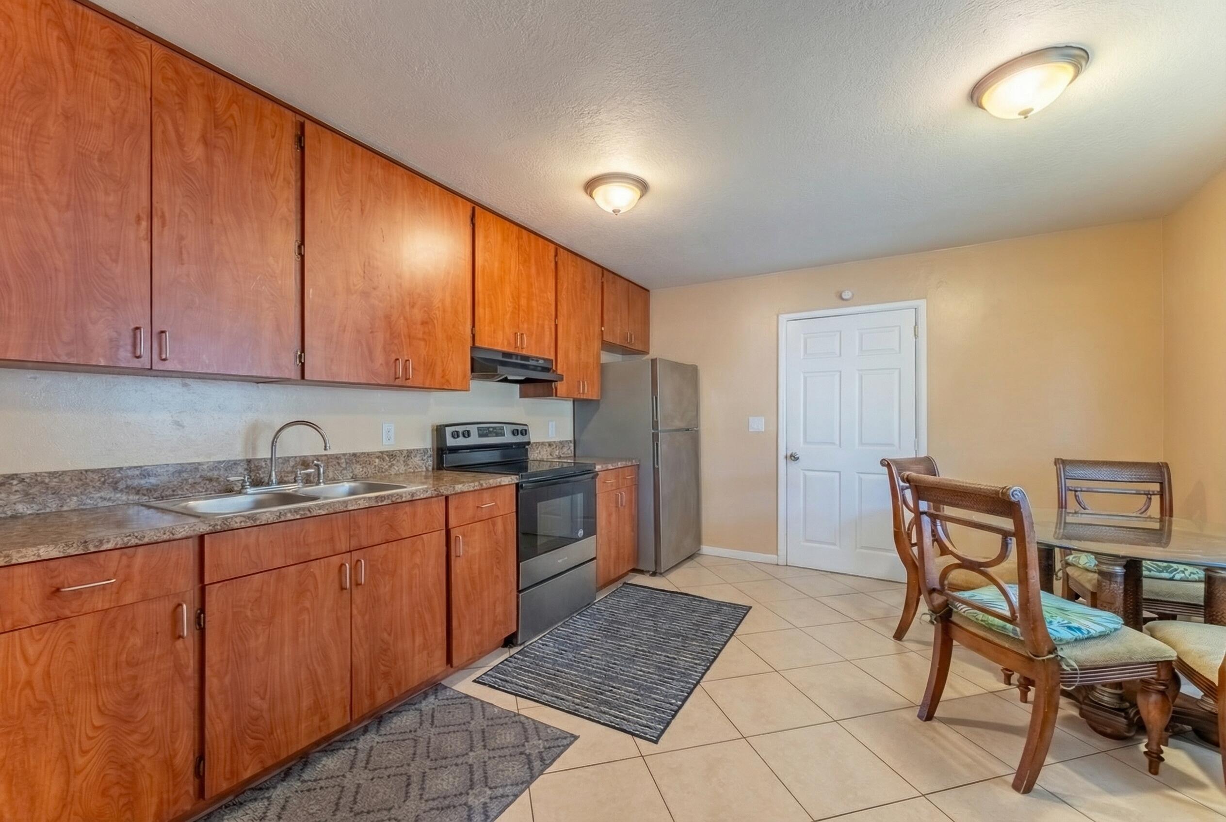 137 West 34th Street Riviera Beach, FL 33404 - Photo 9 of 26 Woolf Realty_137 N 34th_decluttered (5)