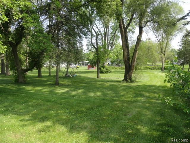 6184 Flushing Road Flushing, MI 48433 - Photo 3 of 15 3.JPG