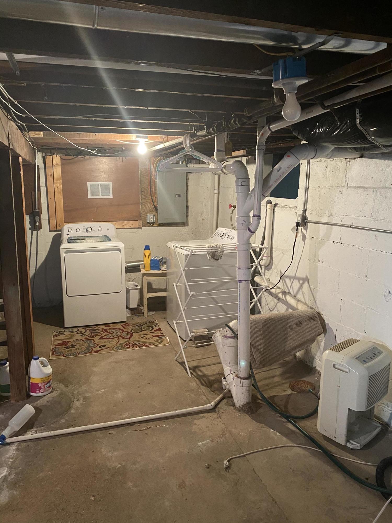 407 Strathmore Road Lansing, MI 48910 - Photo 16 of 17 7C575EA9-ECF4-4865-9D6C-9383584DAFD0
