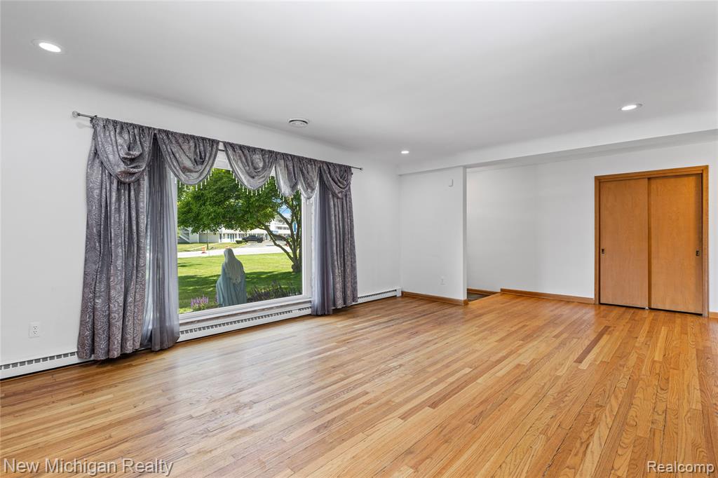 8359 Chicago Road Warren, MI 48093 - Photo 8 of 74